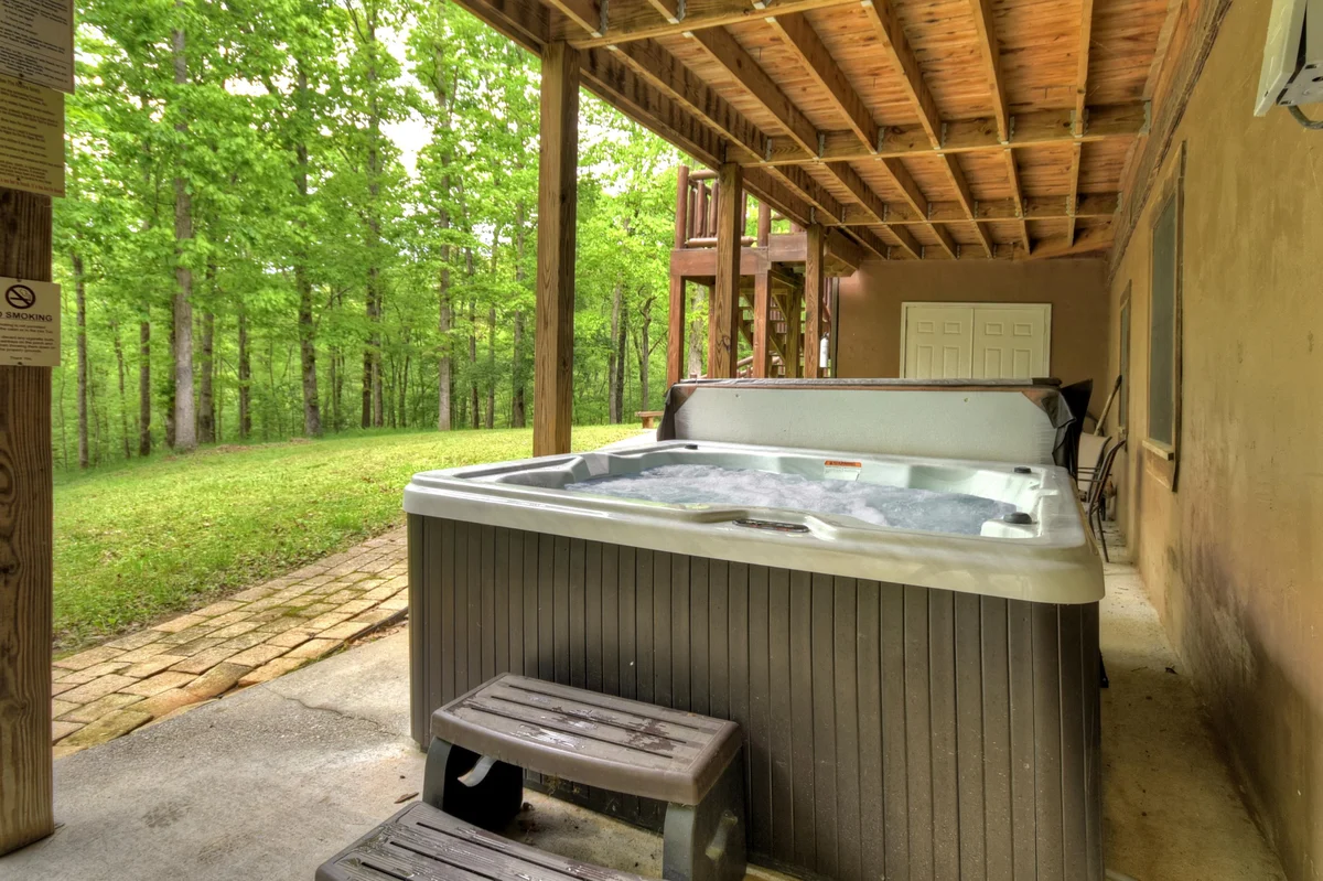 Hidden Creek- Trail to Creek, Hot Tub, Pool Table property photo 2