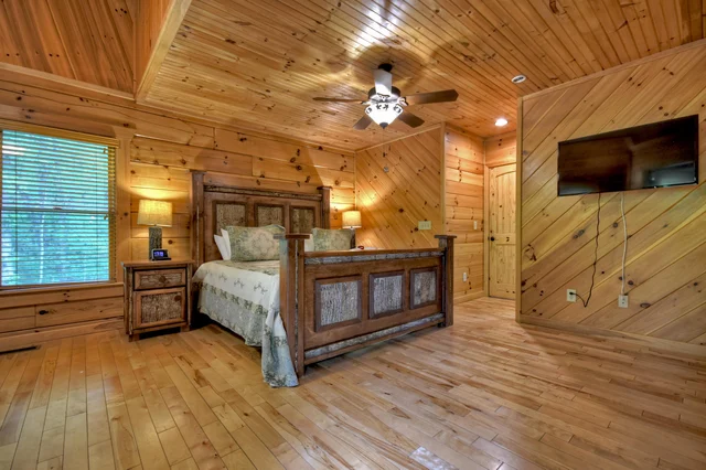 Bedroom 1 image 1