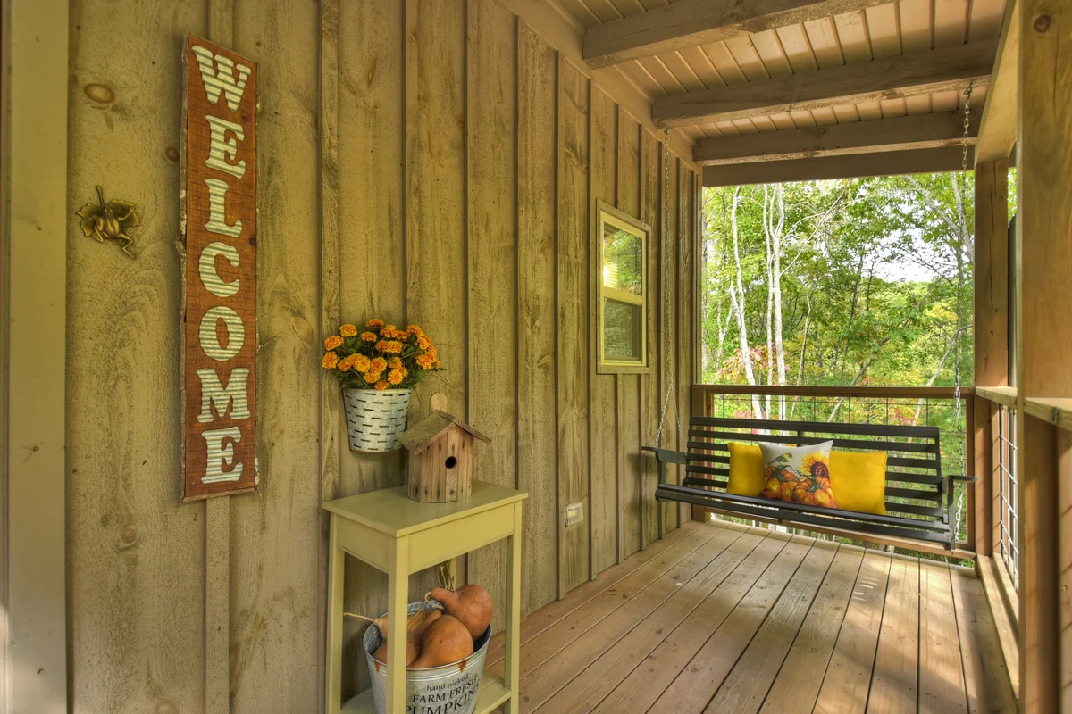 Blueberry Hill- Fire Pit, MTN Views, Grill property photo 2