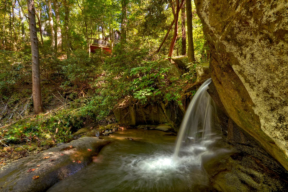 Thunder Falls, Waterfalls, Fishing-Lake Access property photo 2