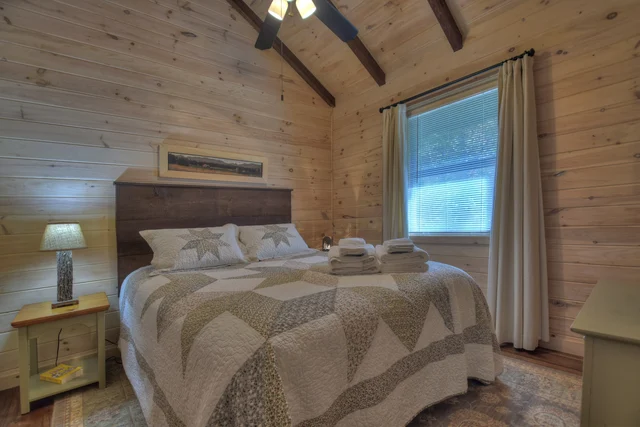 Bedroom 3 image 1