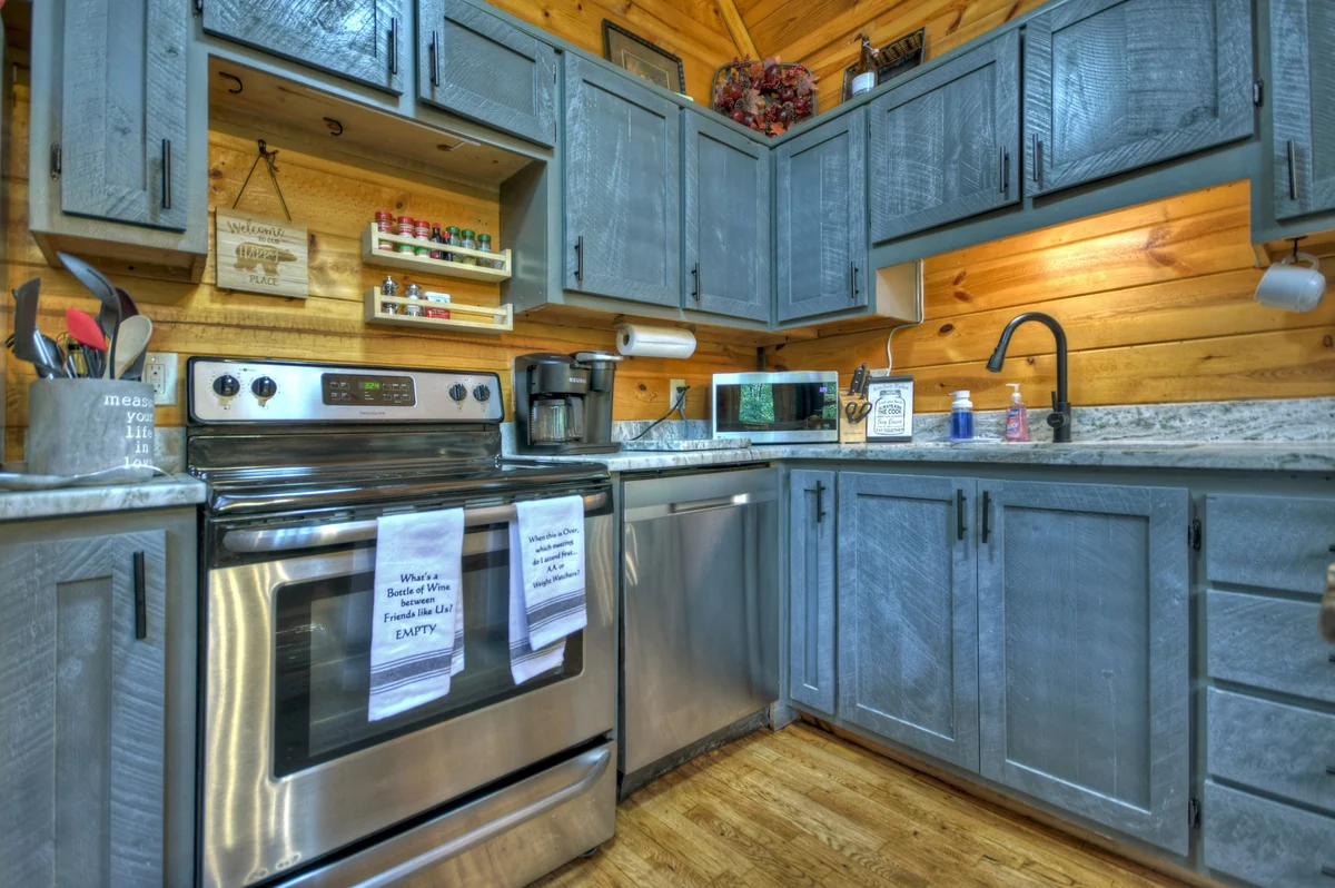 Sweet Retreat, Mtn Views, Hot Tub, Pet Friendly property photo 5