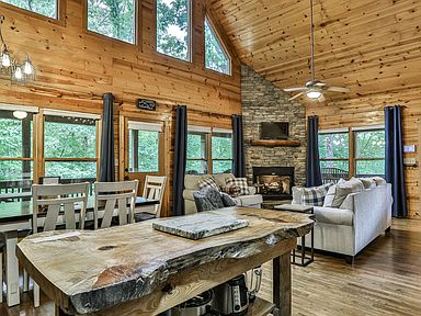 Sweet Retreat, Mtn Views, Hot Tub, Pet Friendly property photo 4