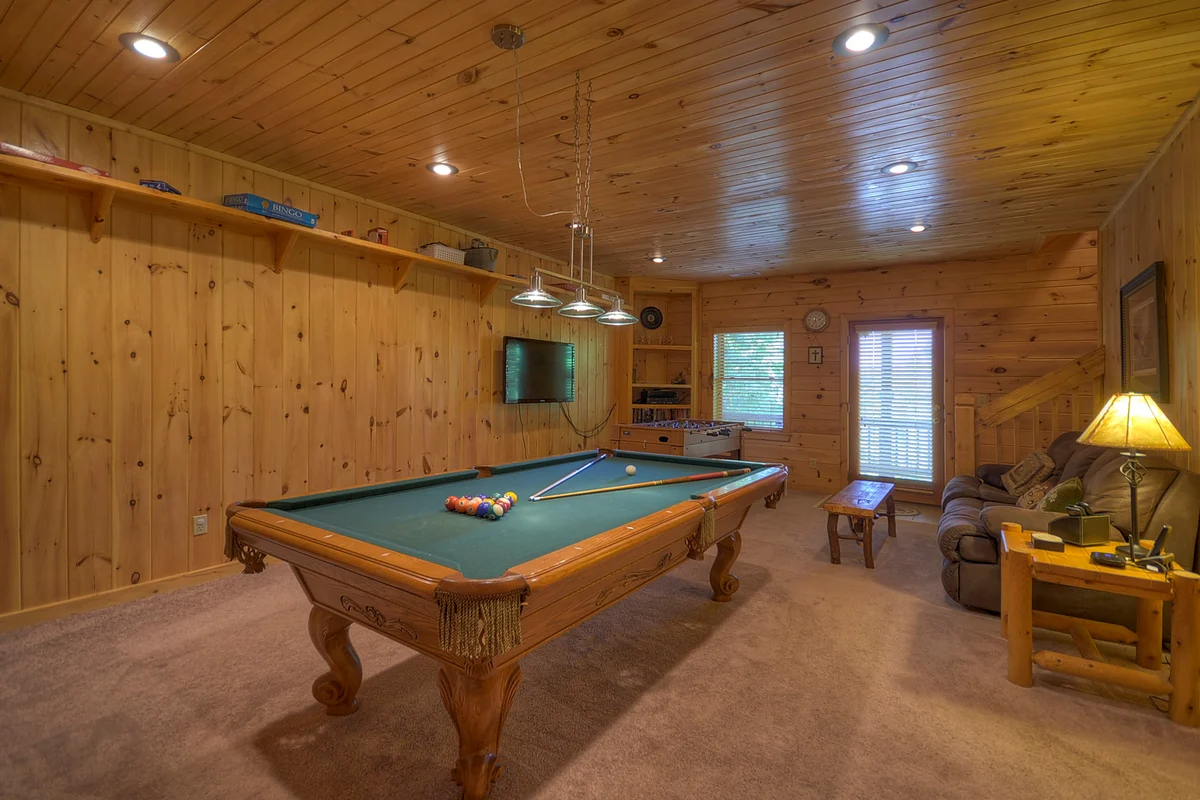 Bear Ridge Hideaway, Hot Tub, Pool Table, MTN View property photo 4