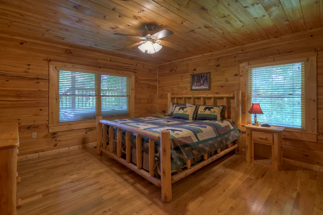 Bedroom 1 image 1
