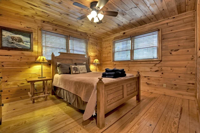 Bedroom 1 image 1