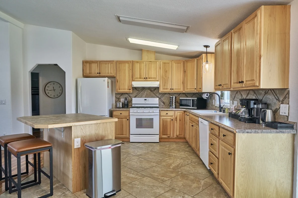 Hot Tub, Game Room, Coffee Bar, Fire Pit, Pancakes property photo 4
