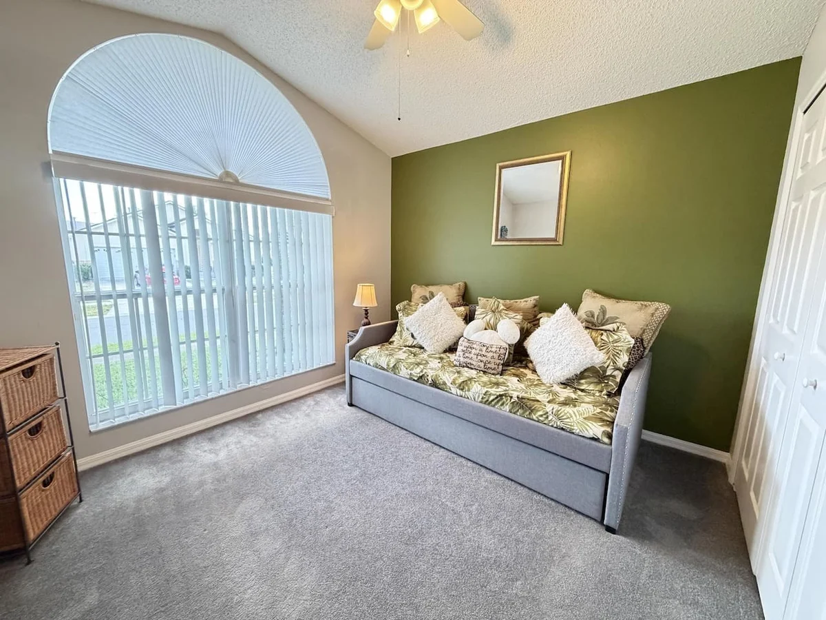 Bedroom 3 image 1