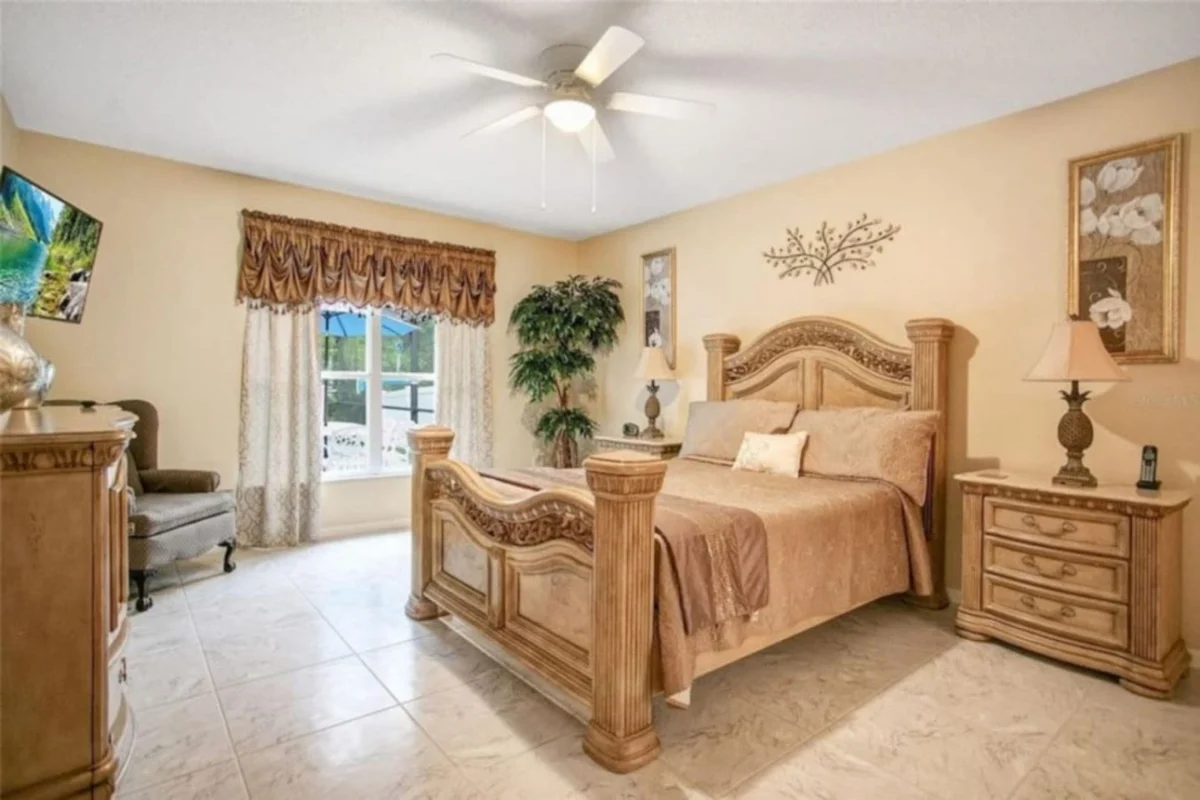 Bedroom 1 image 1
