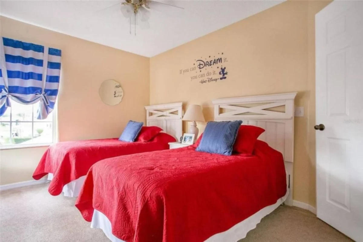 Bedroom 5 image 1