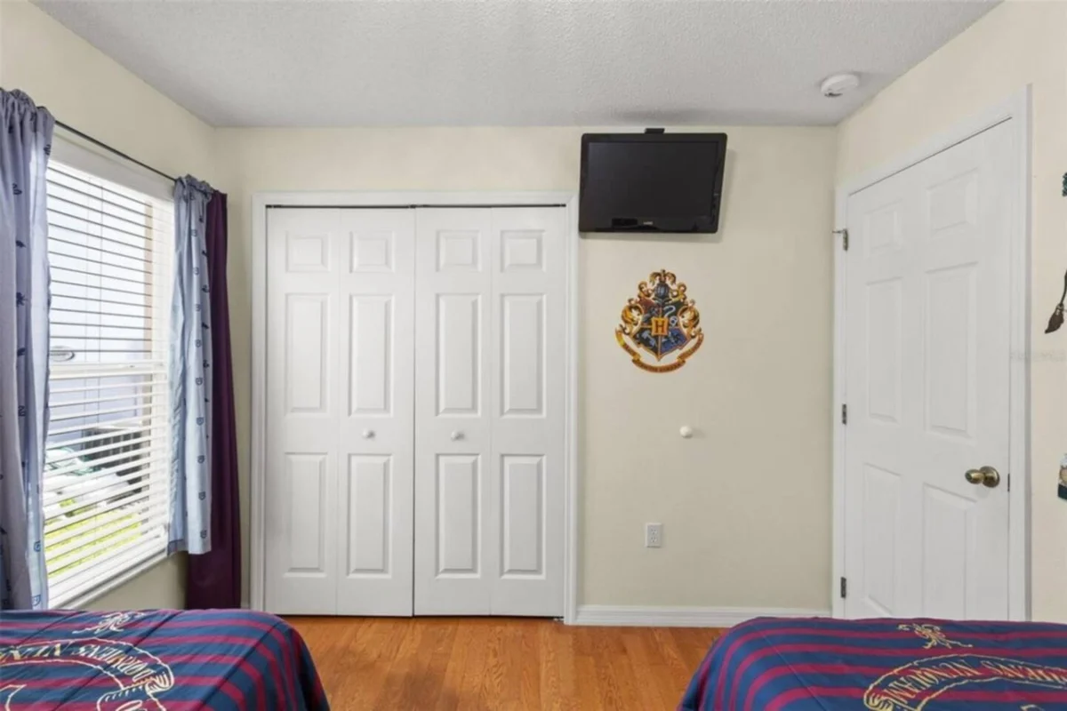 Bedroom 1 image 1