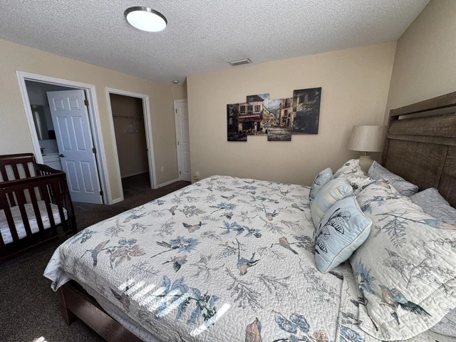 Bedroom 6 image 1