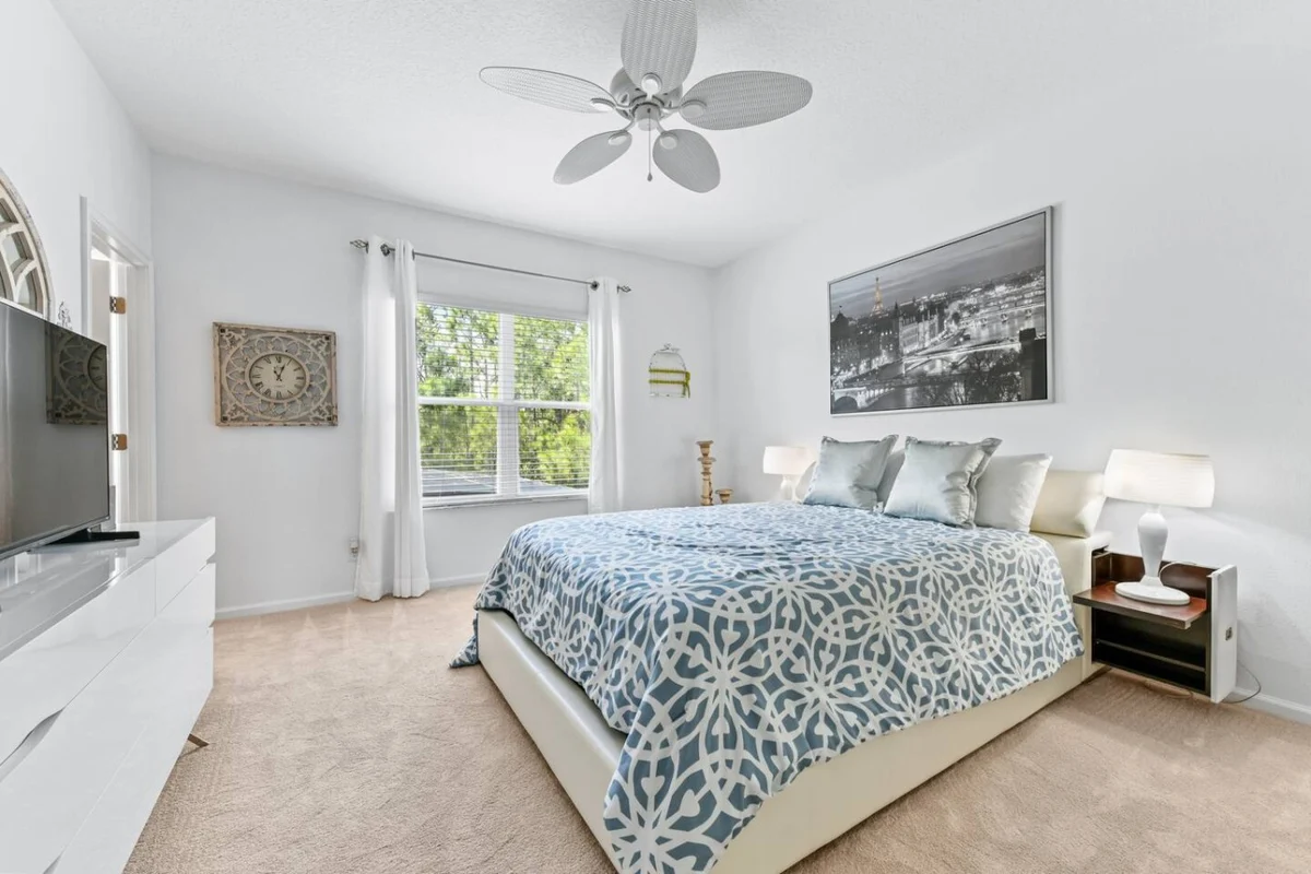 Bedroom 1 image 1