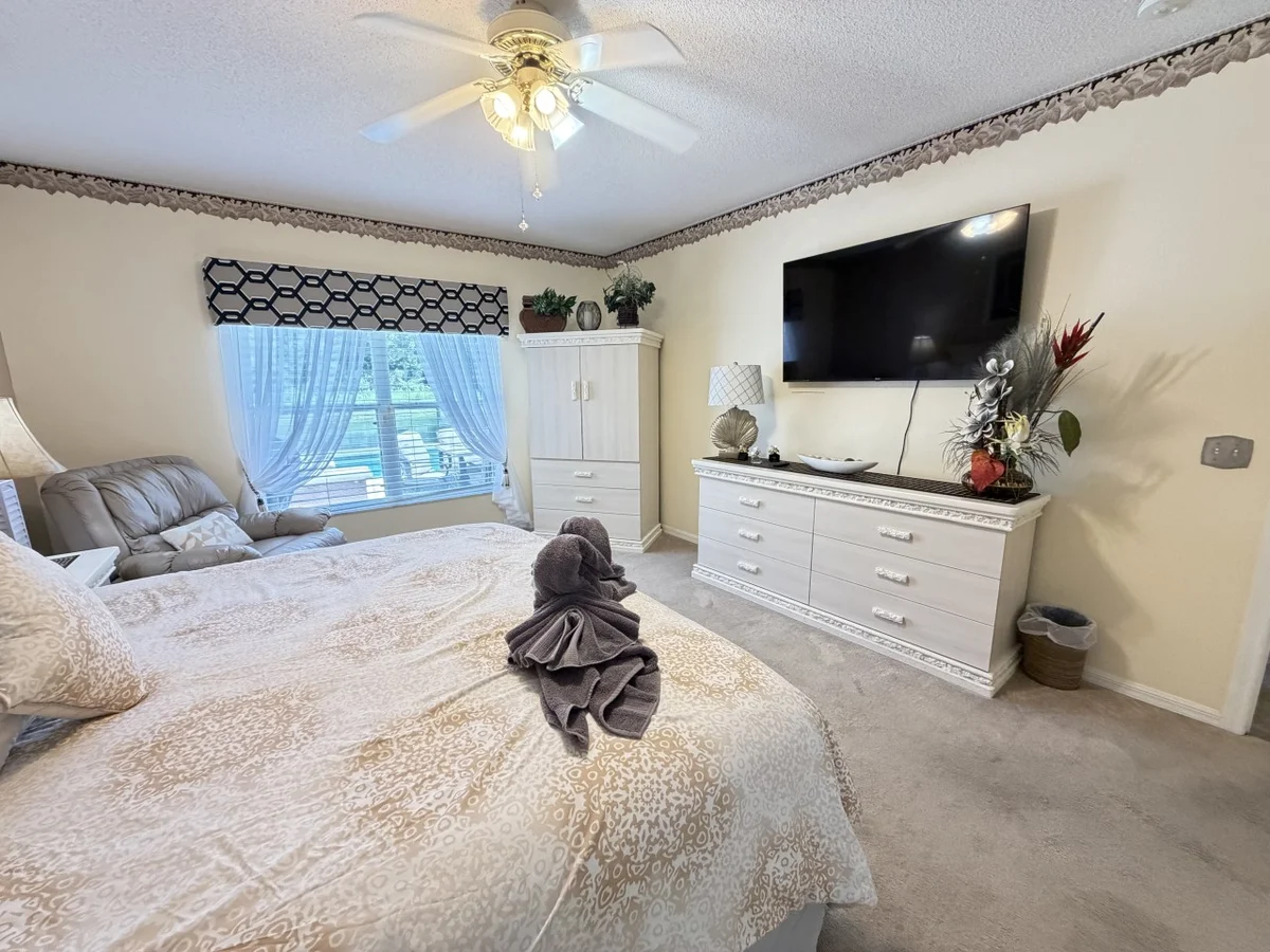 Bedroom 1 image 1