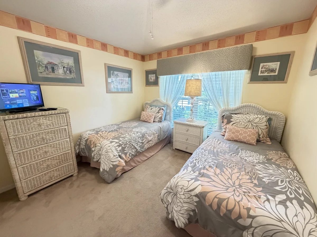 Bedroom 3 image 1