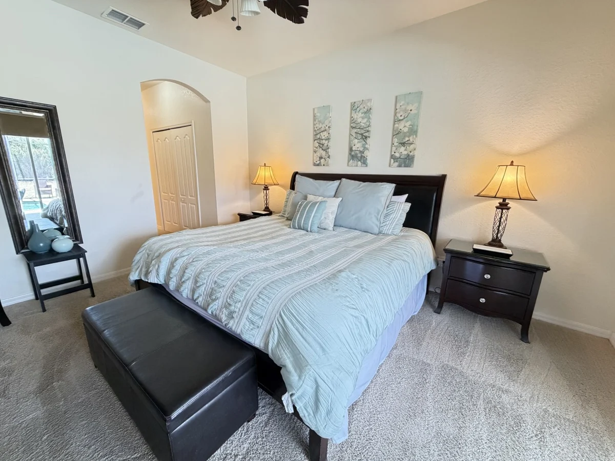 Bedroom 5 image 1
