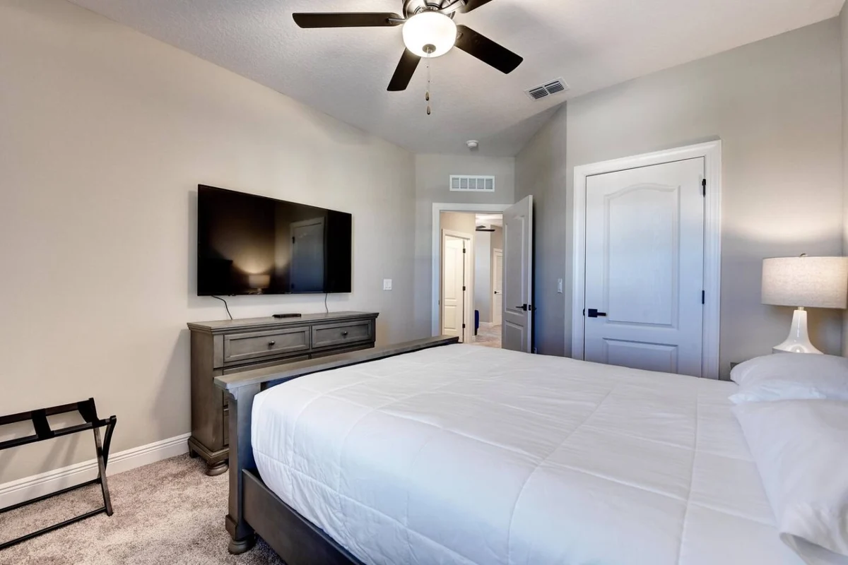 Bedroom 3 image 1