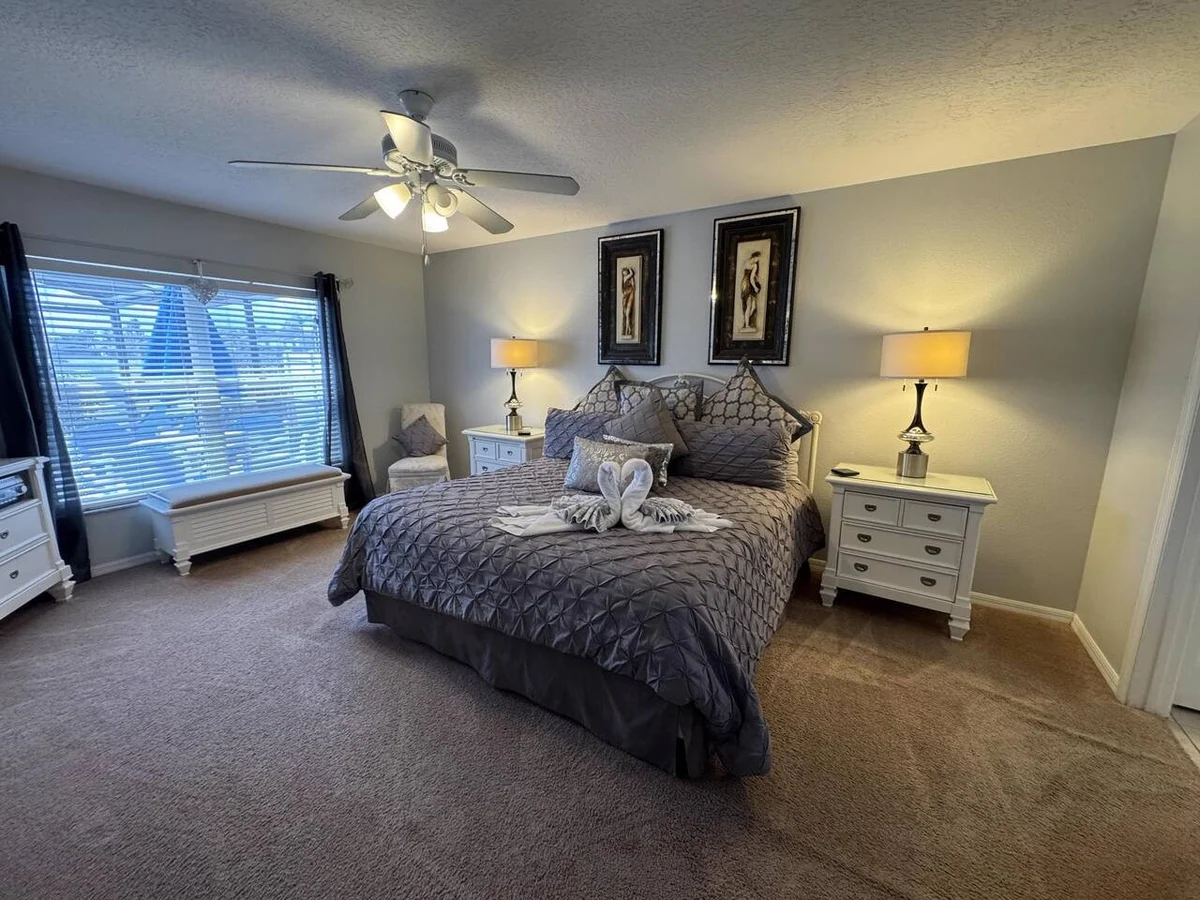 Bedroom 5 image 1