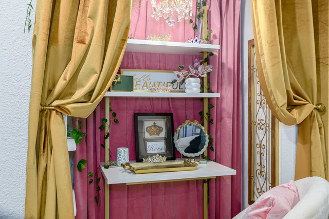 Bedroom 5 image 1
