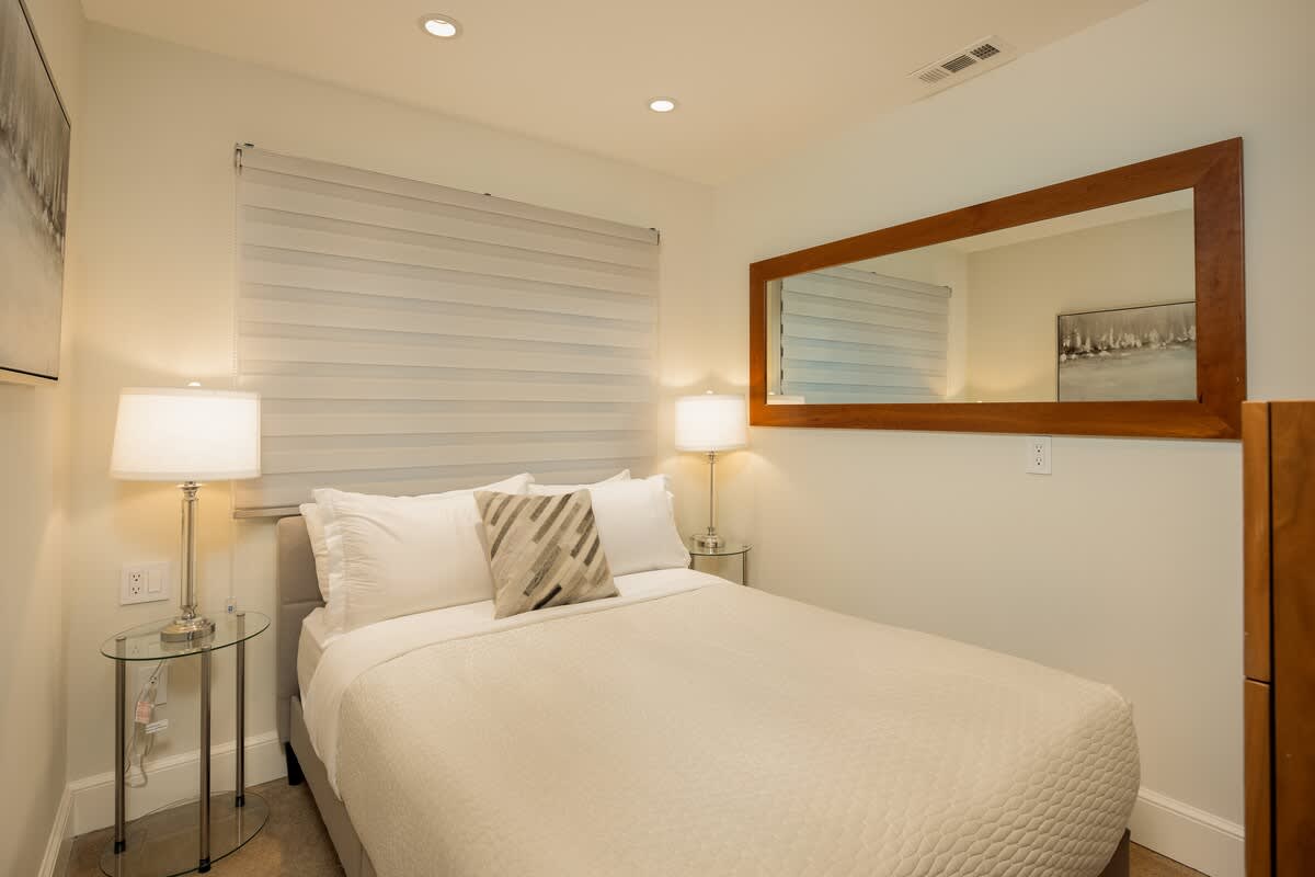 Bedroom 1 image 1