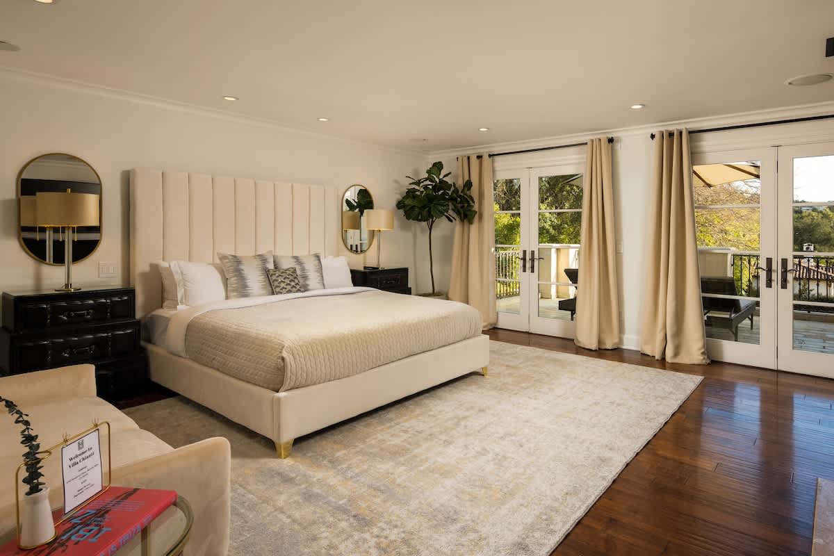 Bedroom 5 image 1