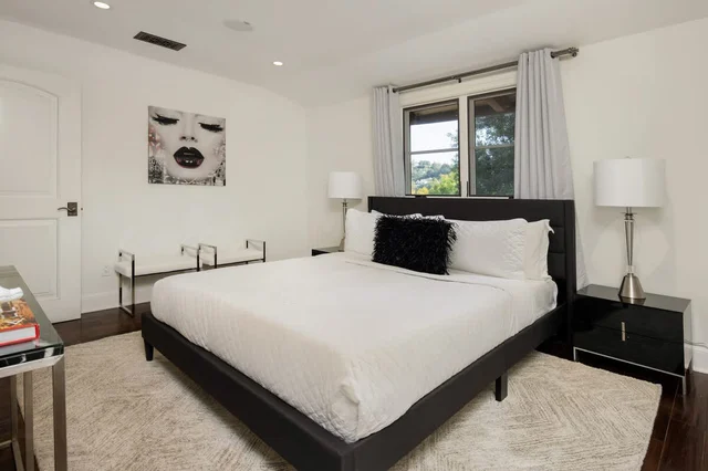 Bedroom 2 image 1