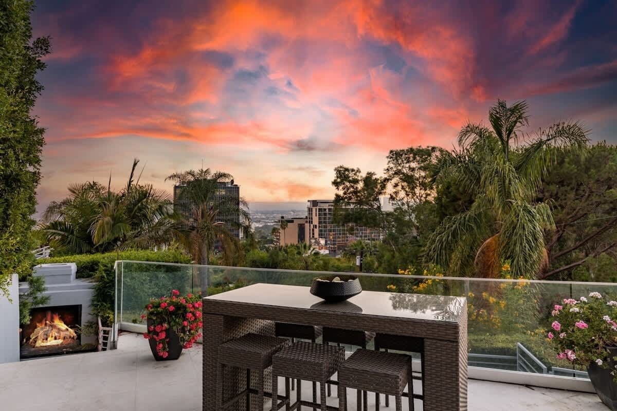 Property in West Hollywood property photo 2