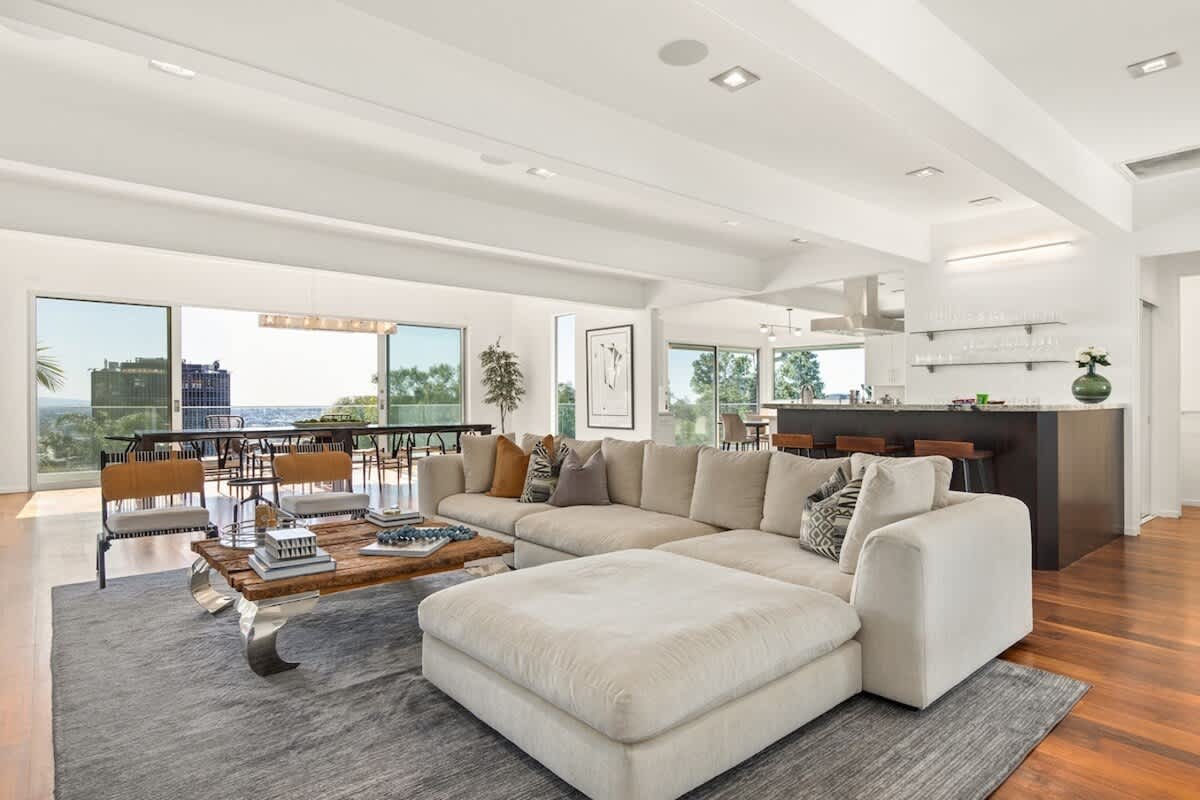 Property in West Hollywood property photo 3