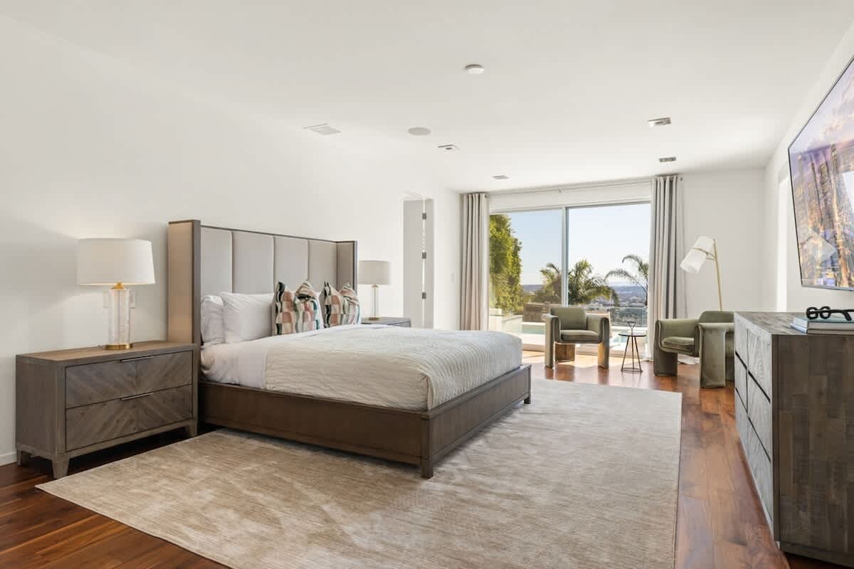 Property in West Hollywood property photo 4
