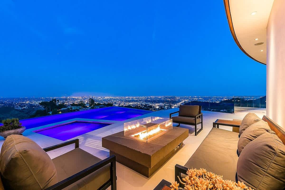 Property in Los Angeles property photo 2
