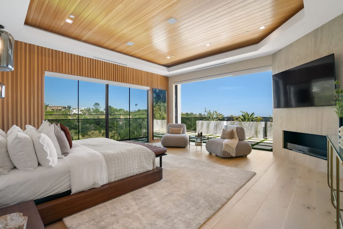 Home in Los Angeles property photo 3