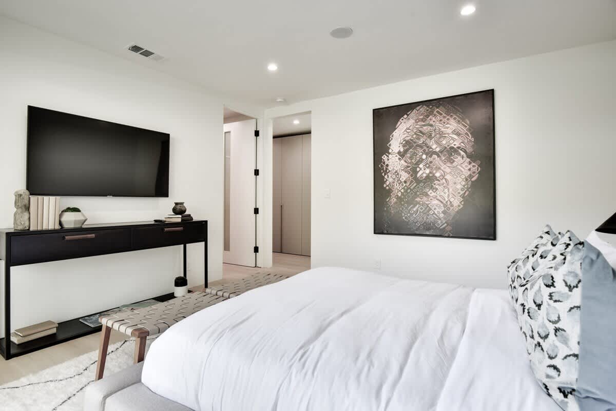 Bedroom 4 image 1