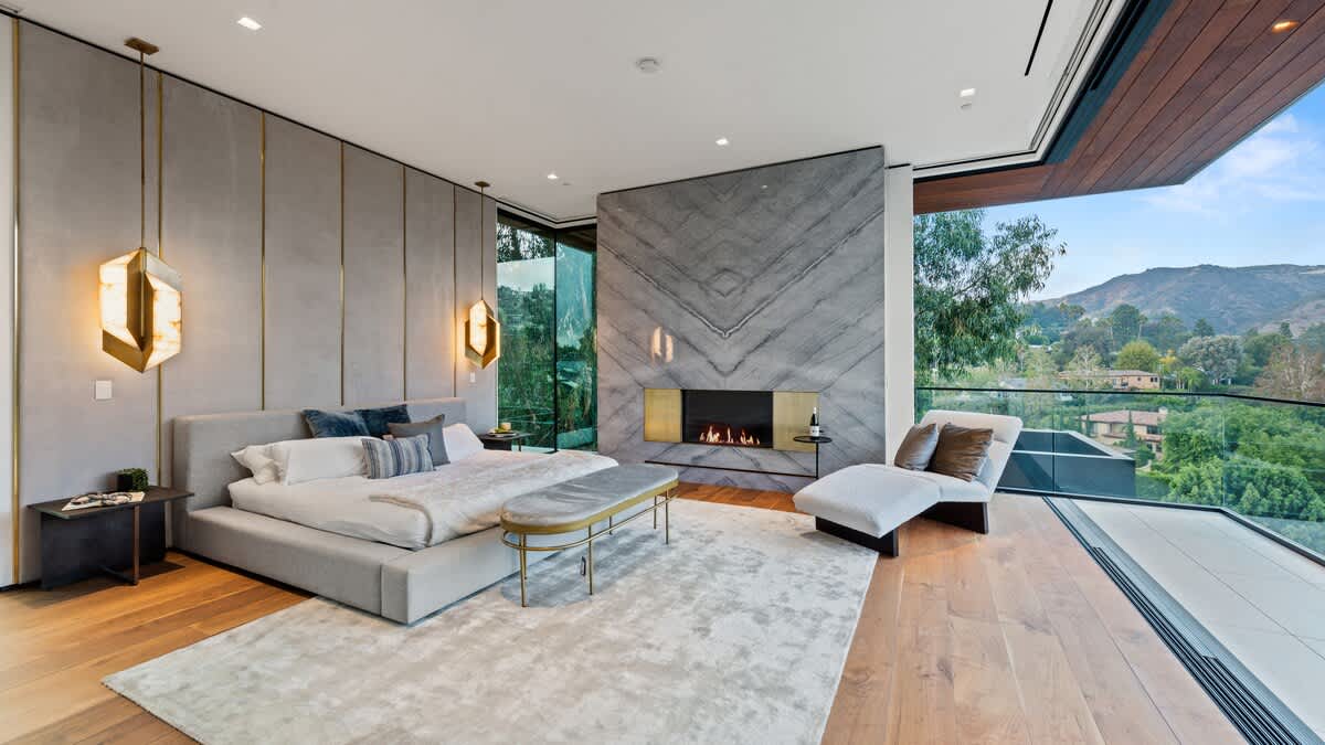Home in Los Angeles property photo 3