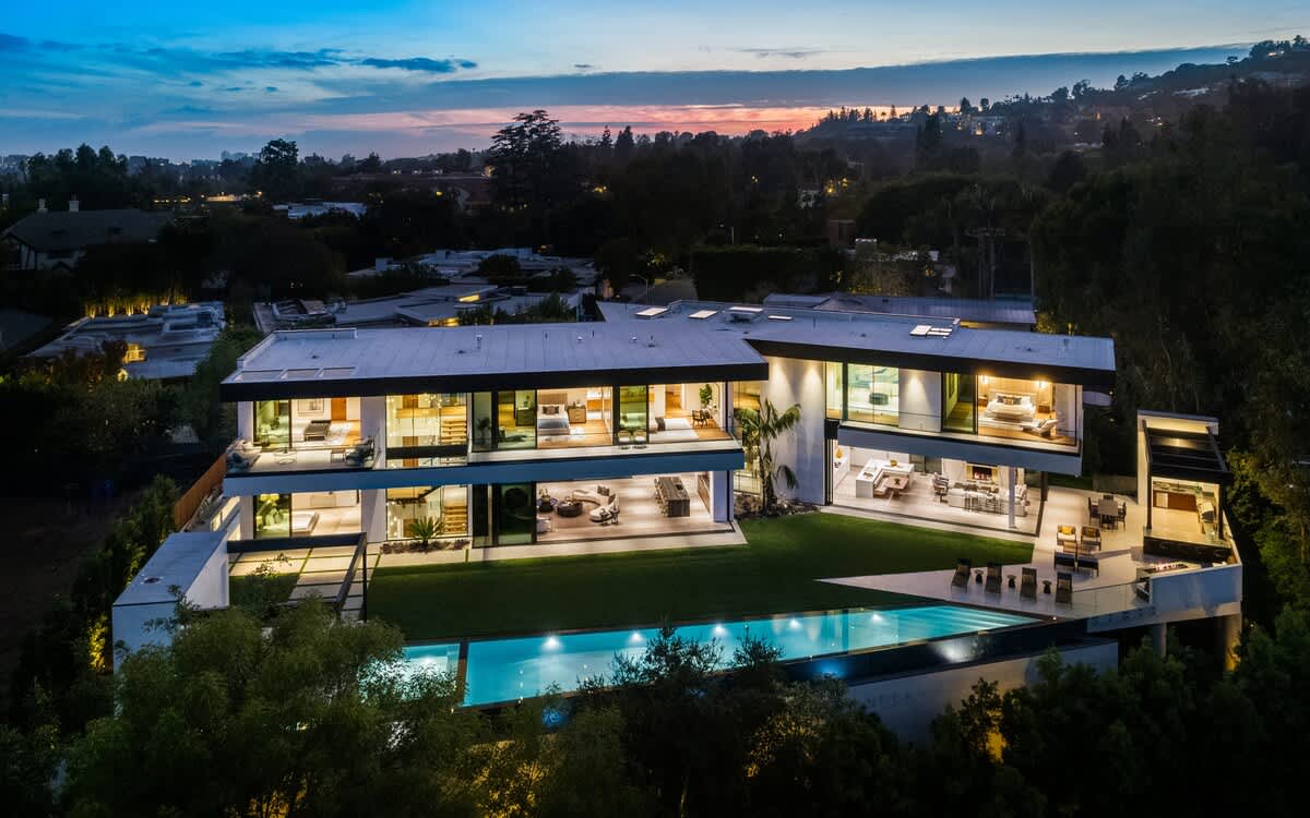 Home in Los Angeles property photo 5