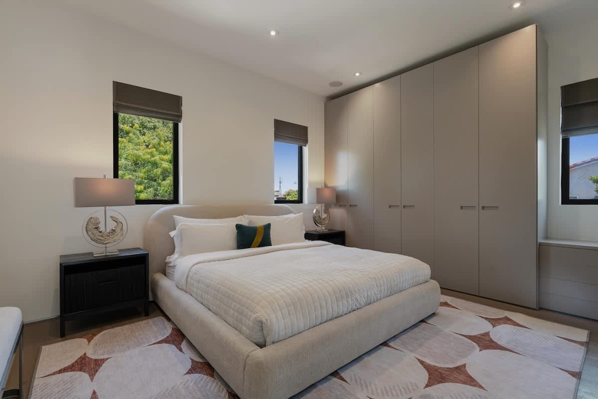 Bedroom 1 image 1