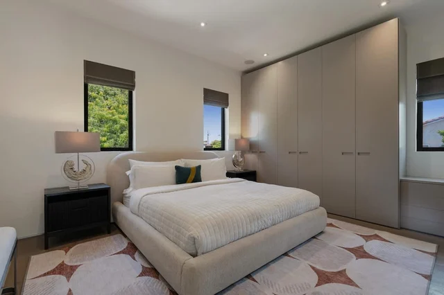 Bedroom 1 image 1