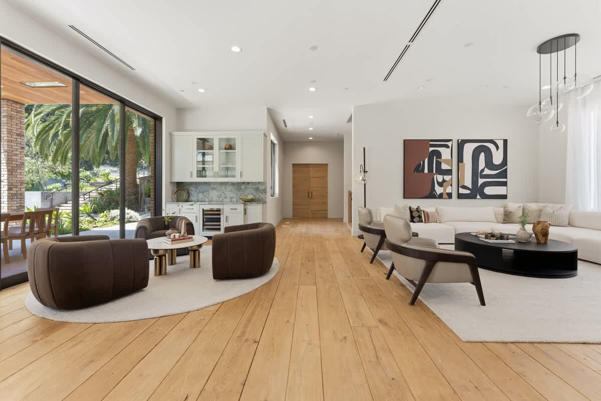 Property in Los Angeles property photo 5