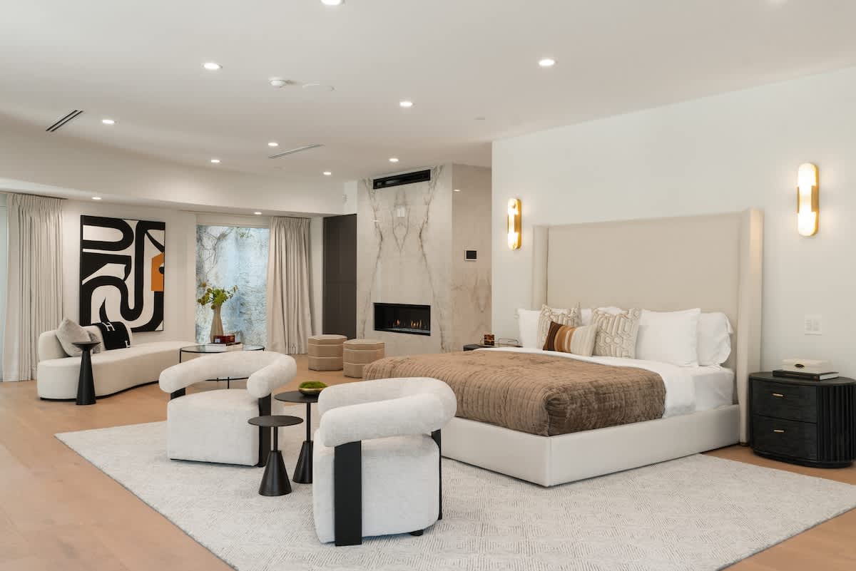 Home in Los Angeles property photo 4