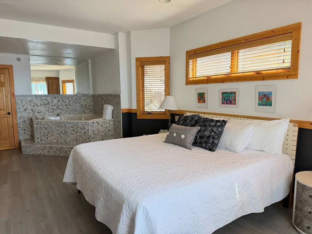 Bedroom 1 image 1