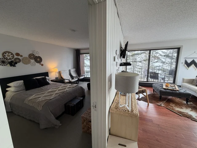 Bedroom 1 image 1