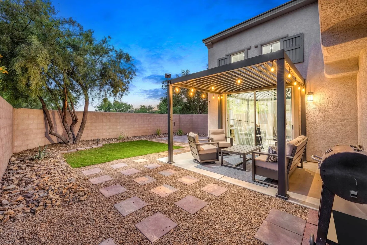 Home in Las Vegas property photo 4