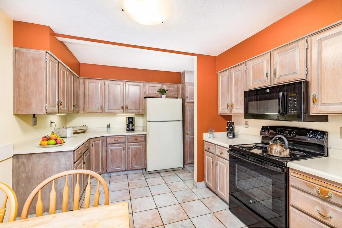 Home in Cottonwood Heights property photo 4