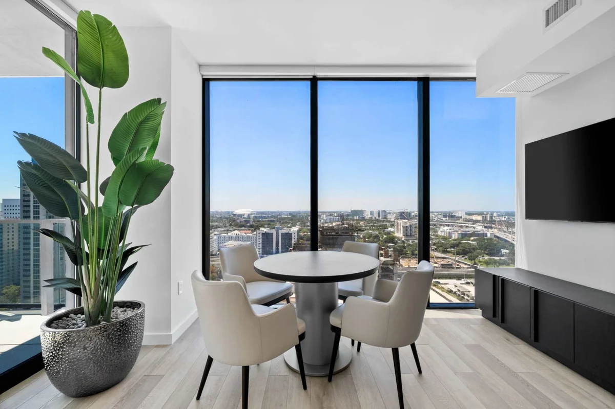 Condo in Miami property photo 4