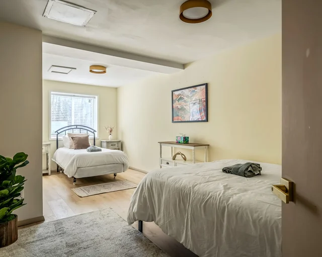 Bedroom 7 image 1