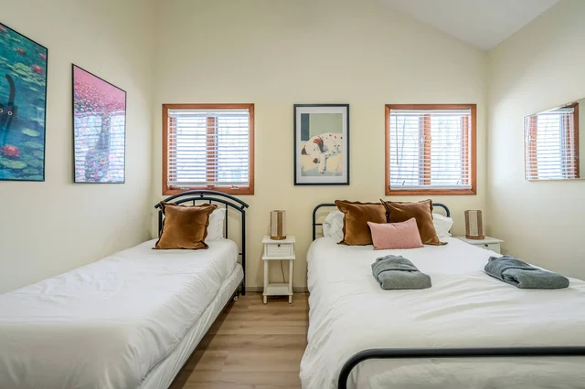 Bedroom 3 image 1