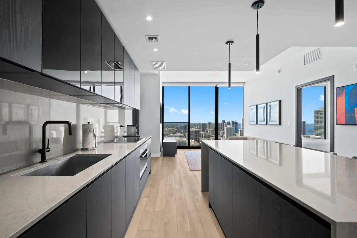 Condo in Miami property photo 4