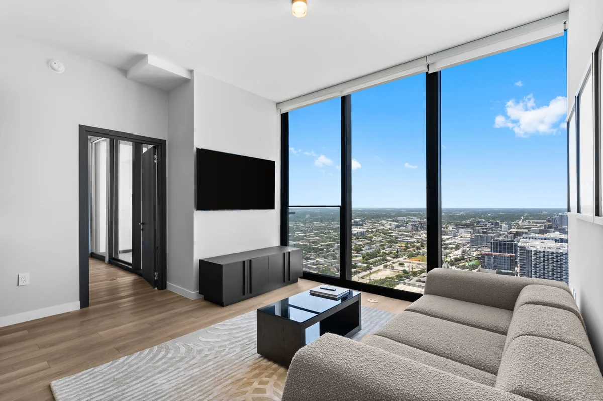 Condo in Miami property photo 3