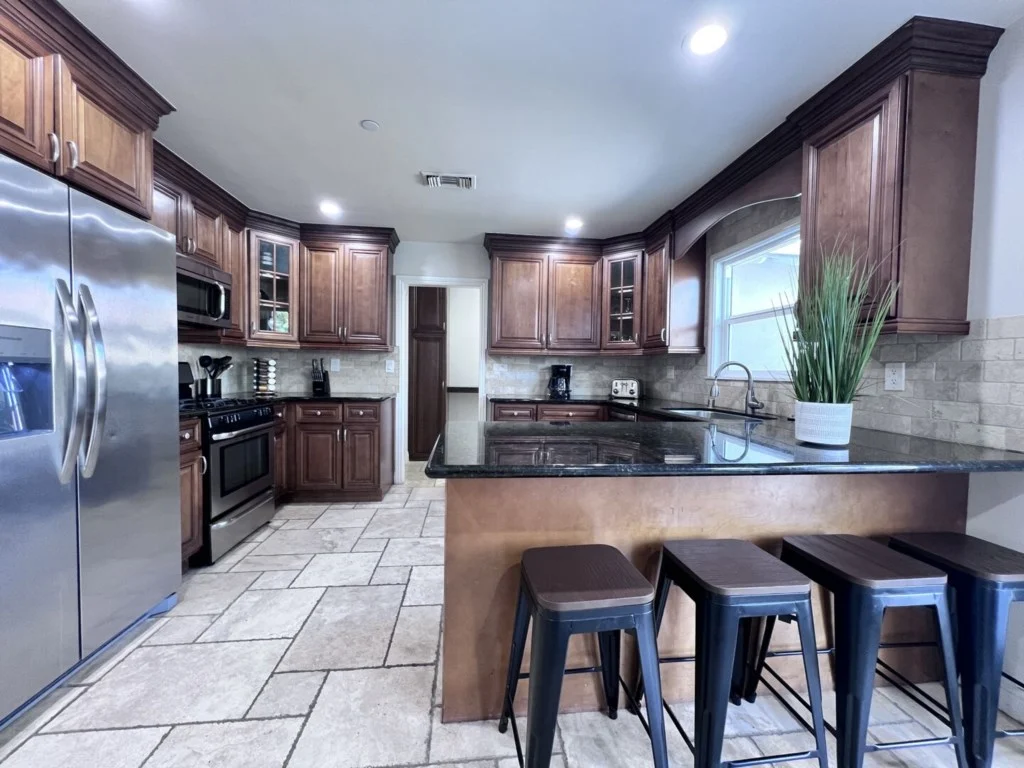 Home in Anaheim property photo 3