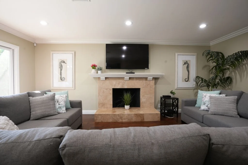 Home in Anaheim property photo 3