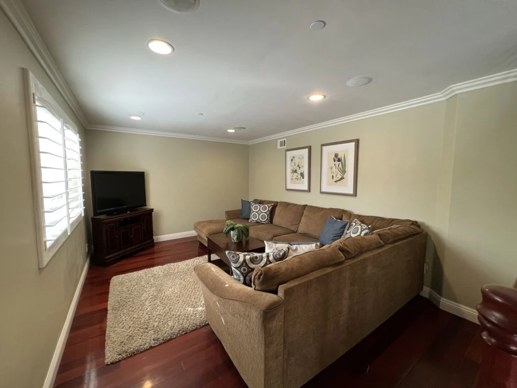 Home in Anaheim property photo 3